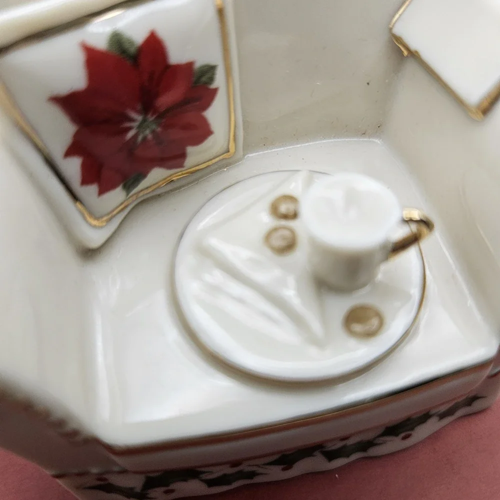 Lenox White & Gold Armchair Christmas Ornament Holly Poinsettia Teacup